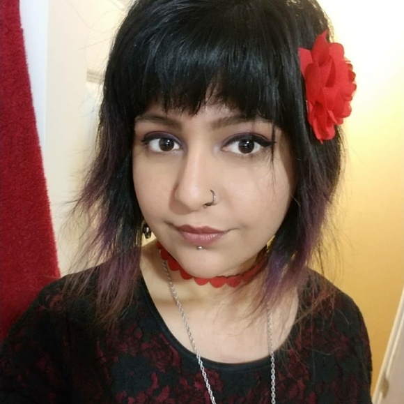 Meet your Posher, Ash - Picture 7 of 7